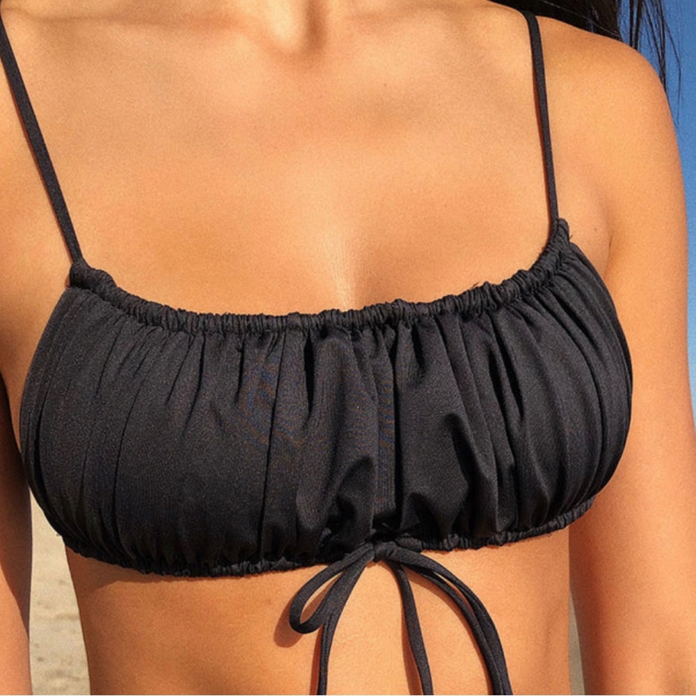 Frankie’s - L Black Ruched Bikini Top